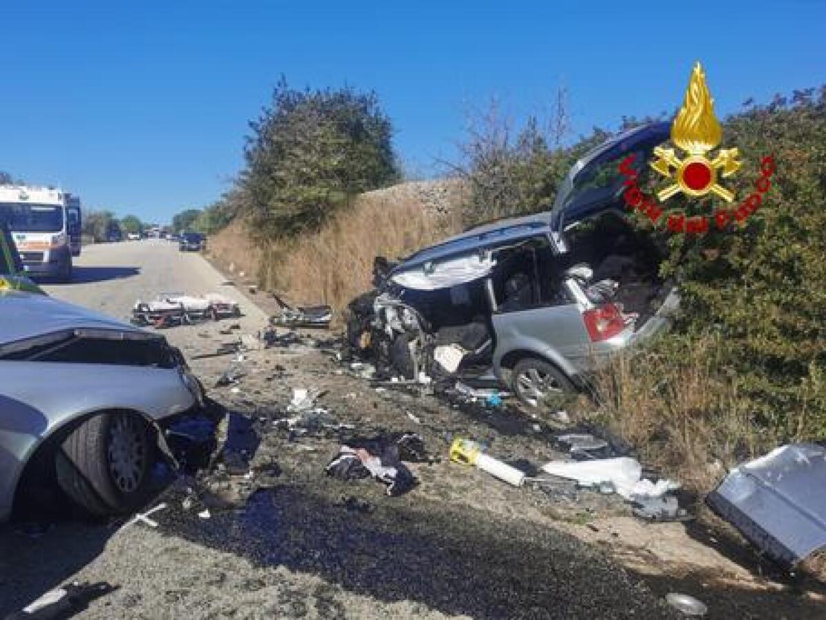 TRAGICO INCIDENTE STRADALE A SIRACUSA: DUE MORTI E DUE FERITI - 