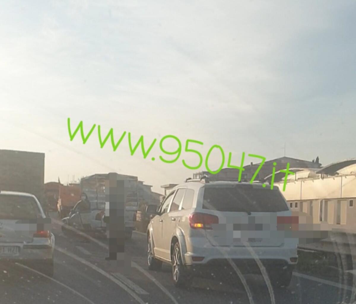 INCIDENTE SULLA SS121 NEI PRESSI SVINCOLO VALCORRENT - 