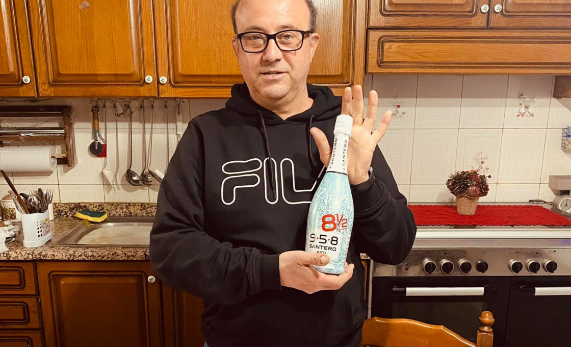 Auguri al papà migliore delMondo, ti vogliamo bene daStefania e Nunziatina 🥳🥳🥳