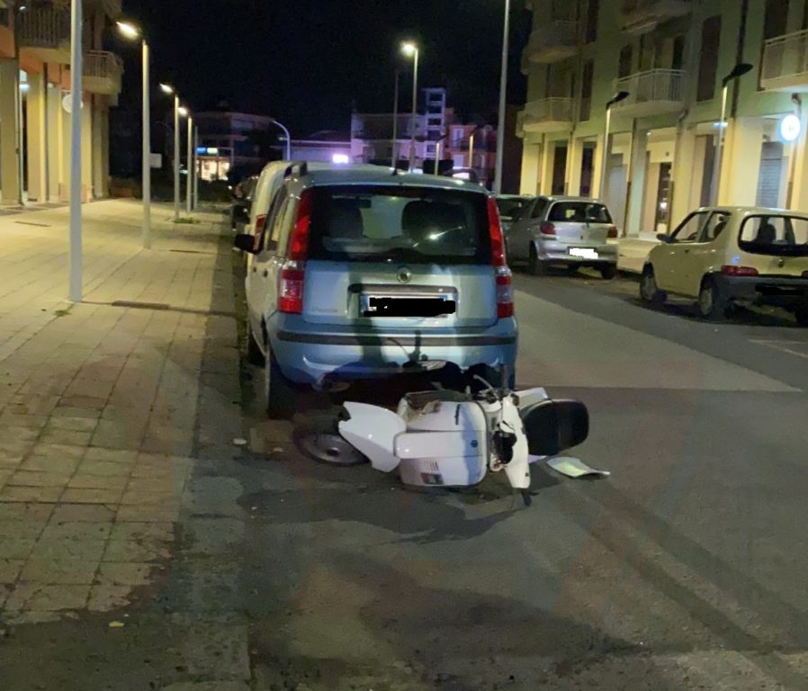 PATERNO'. VIOLENTO SCONTRO IERI SERA TRA AUTO E SCOOTER: UN FERITO