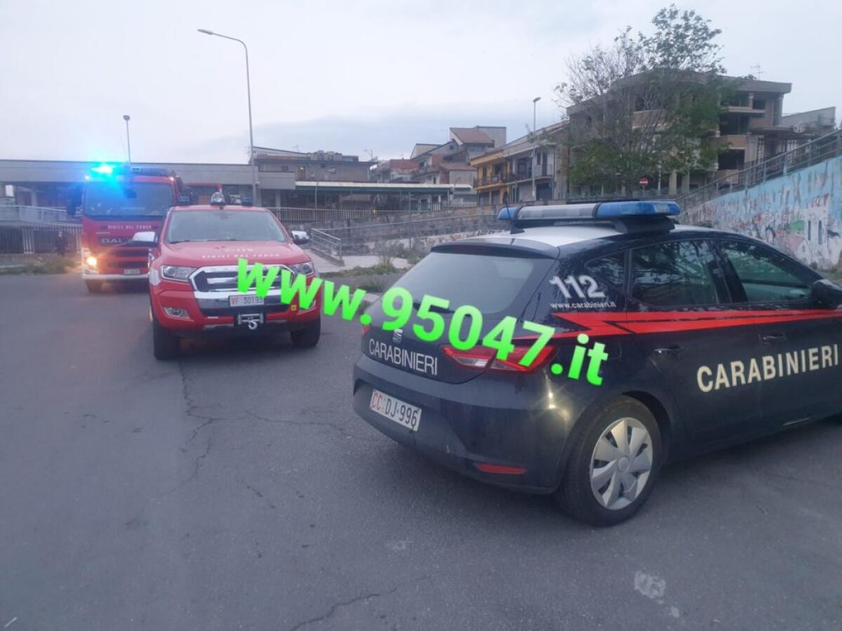 PATERNÒ. I VANDALI IERI SERA IN AZIONE A CASA CONIGLIO - 