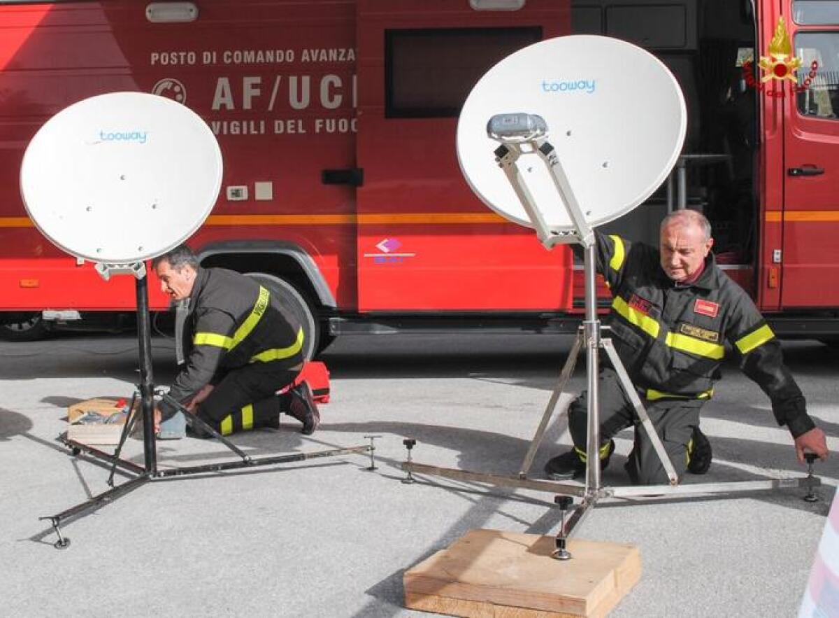OGGI ESERCITAZIONE DEI VIGILI DEL FUOCO A PIANO VETORE:  NUOVO SISTEMA DI COMUNICAZIONE SATELLITARE TOOWAY - 
