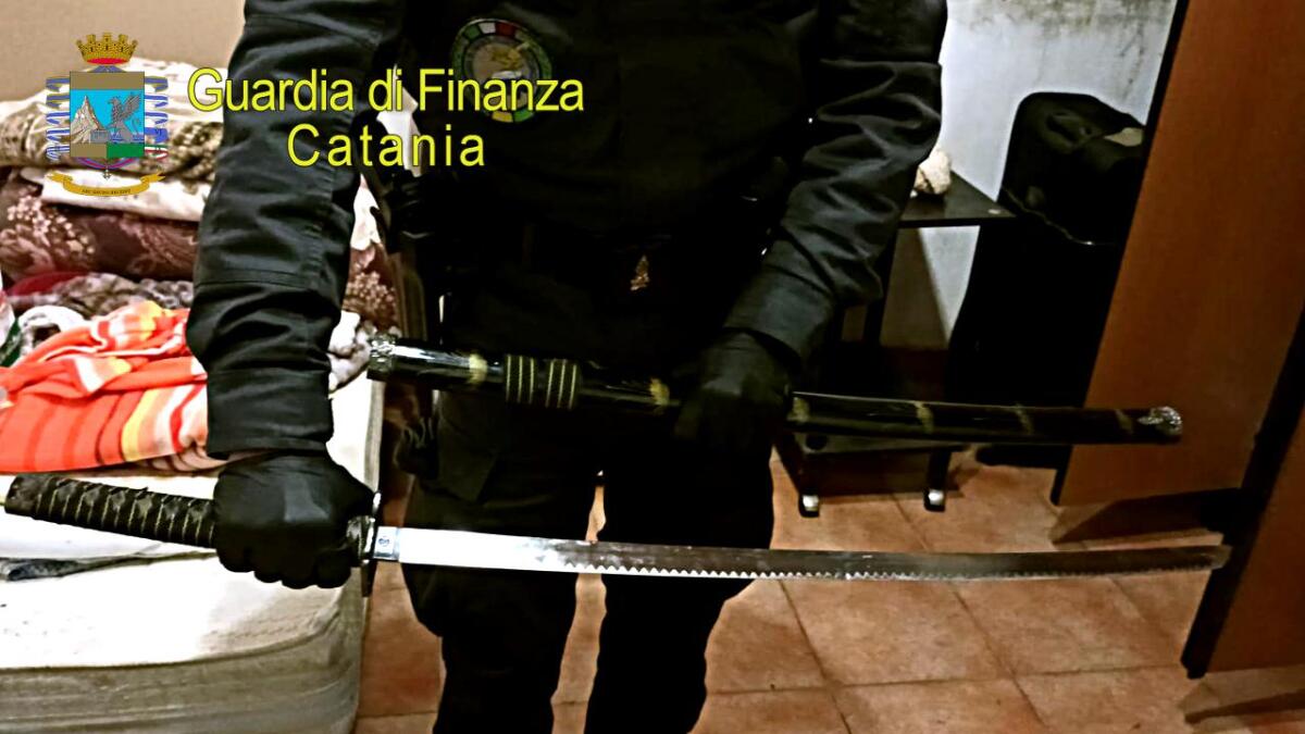 SCOPERTA SERATA DANZANTE IN UNA VILLA A CATANIA, 26 SOGGETTI SANZIONATI - 
