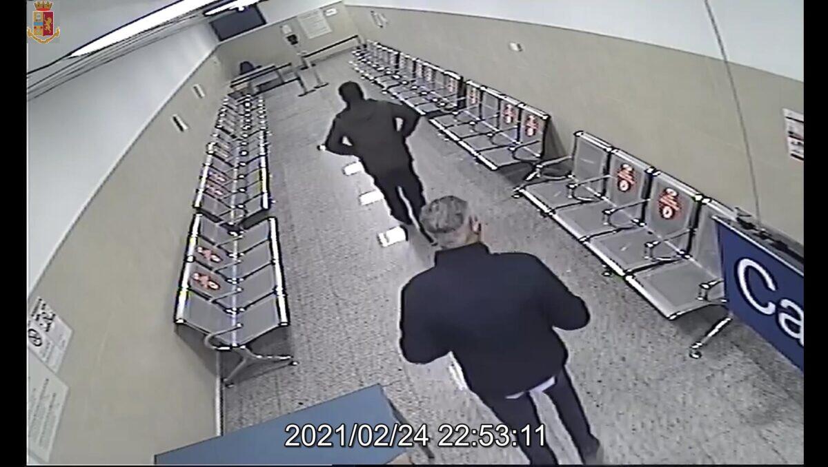 RUBANO I MONITOR NELLA SALA D’ASPETTO DELL’OSPEDALE “CANNIZZARO”, PRESI - 