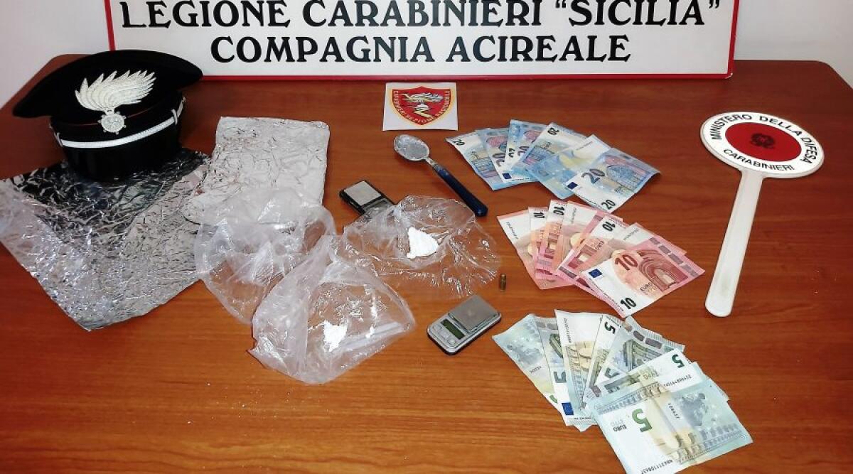 VIAGRANDE. ARRESTATO UNO SPACCIATORE INCENSURATO: AVEVA LA COCA NEL GIUBBOTTO - 