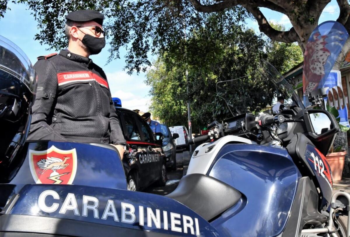 CATANIA. ARRESTATO MENTRE STAVA RUBANDO UN’AUTOVETTURA. - 