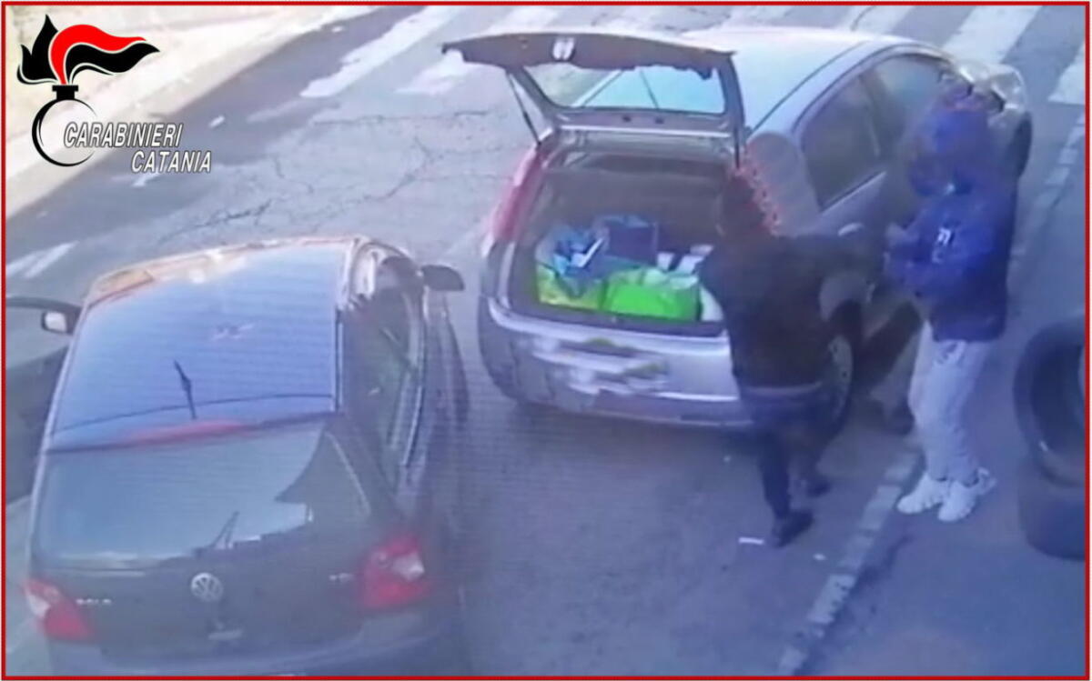 GIARRE, RAPINA A MANO ARMATA AI DANNI DI UN PENSIONATO - 