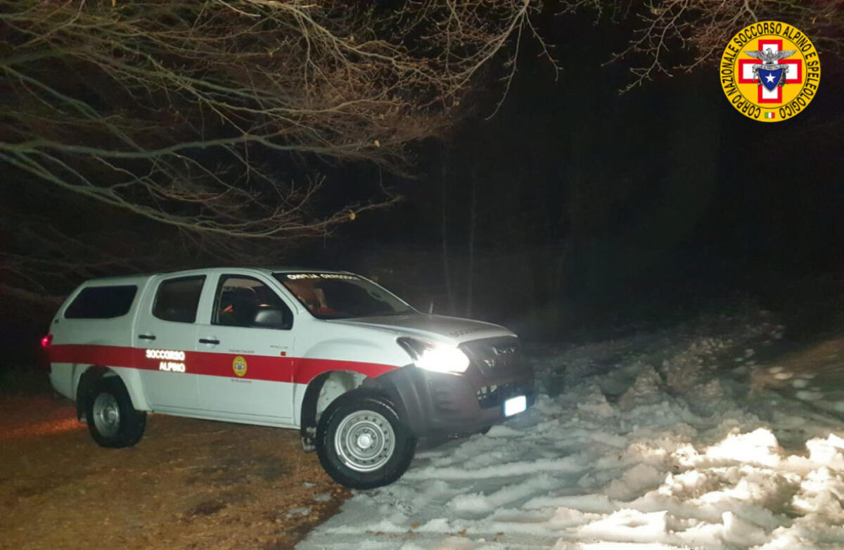 ETNA: SI SMARRISCONO SU VULCANO, 7 GIOVANI SALVATI DAL SOCCORSO ALPINO E SPELEOLOGICO - 