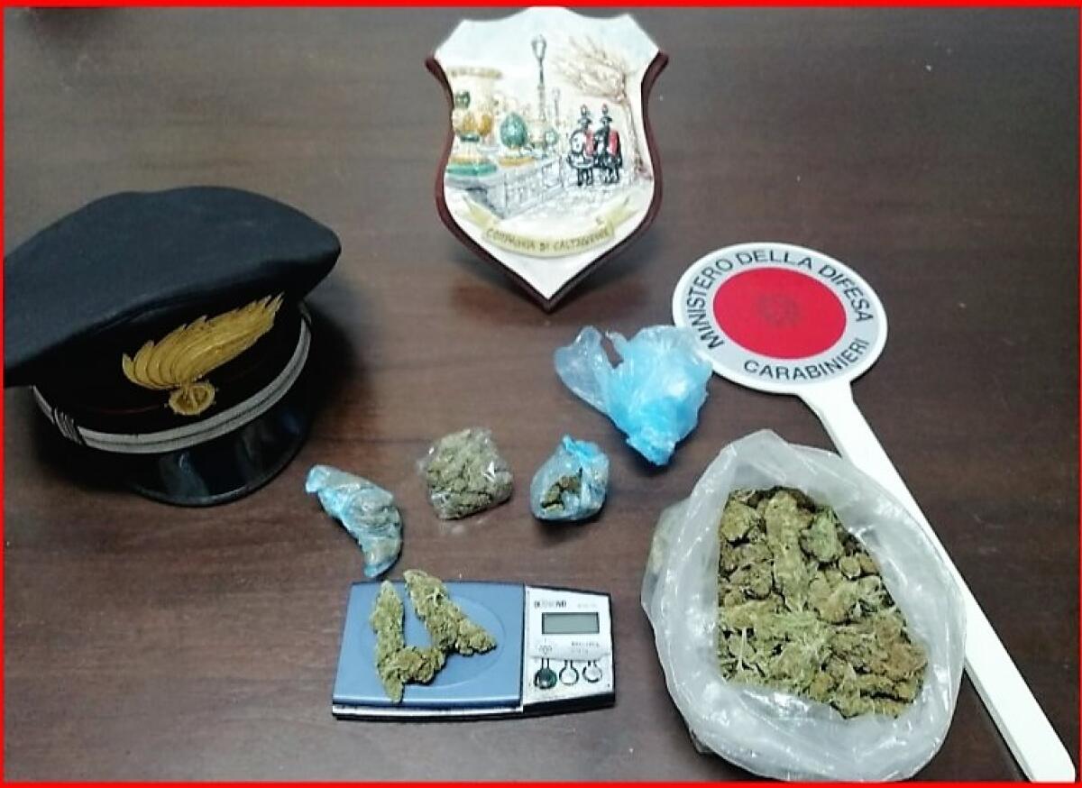 GRAMMICHELE. INCREMENTAVA IL REDDITO DI CITTADINANZA SPACCIANDO MARIJUANA     - 