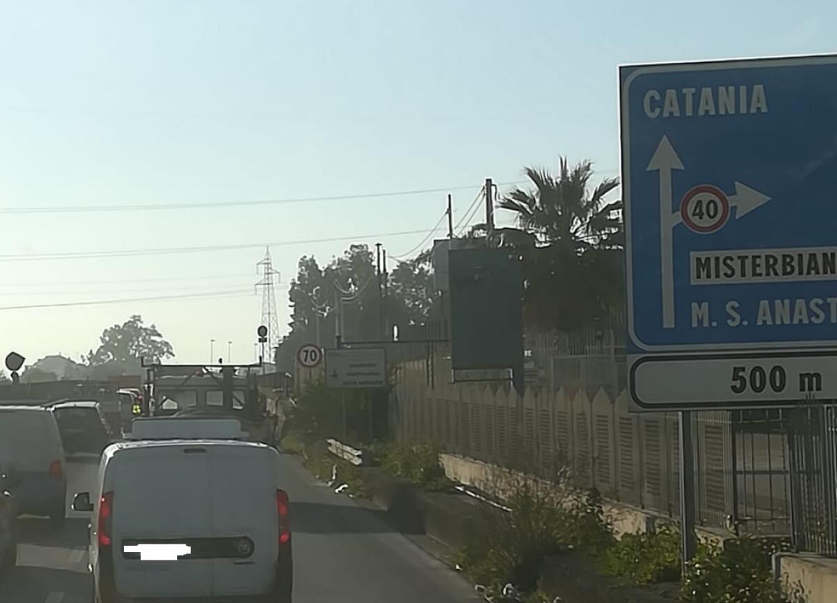 TAMPONAMENTO SULLA SS121, LUNGA FILA DIREZIONE CATANIA - 