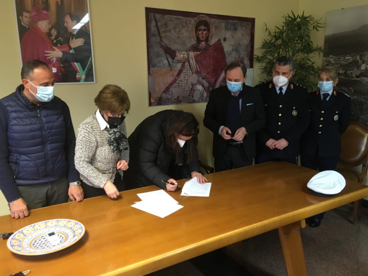 PATERNÒ - SI INSEDIA NUOVO COMPONENTE DELLA POLIZIA MUNICIPALE - 