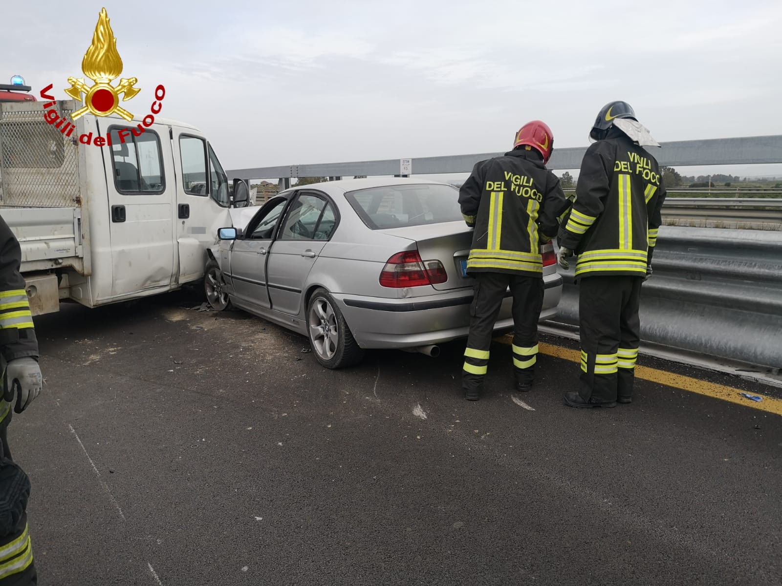 INCIDENTE SULL’A19, SCONTRO FRONTALE TRA UN’AUTO E UN AUTOCARRO, 4 FERITI