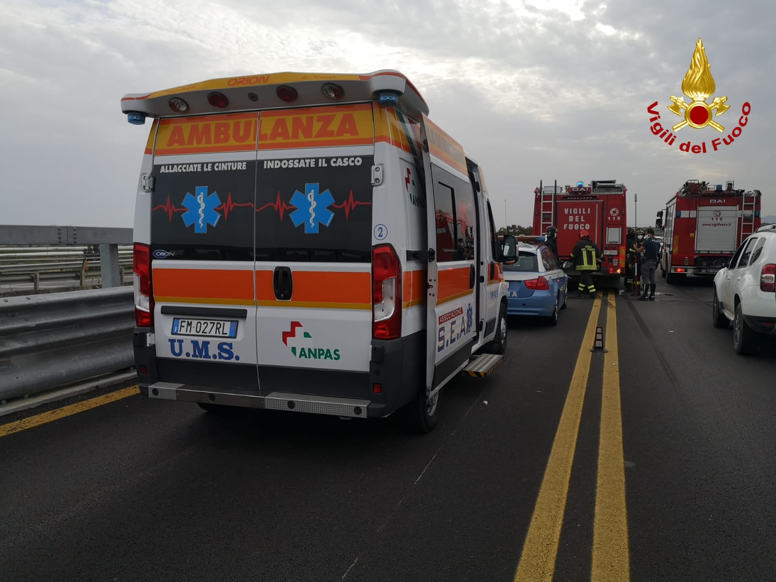 INCIDENTE SULL’A19, SCONTRO FRONTALE TRA UN’AUTO E UN AUTOCARRO, 4 FERITI