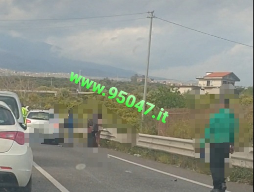 INCIDENTE SULLA SS284 NEI PRESSI DELLO SVINCOLO PATERNÒ