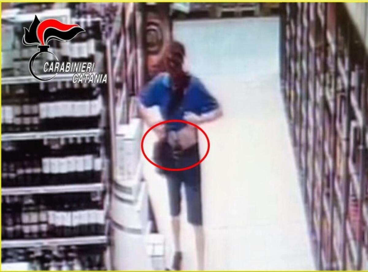 IN TRASFERTA DA AVOLA PER RAZZIARE I SUPERMERCATI ETNEI: IN TRE BECCATI CON LA REFURTIVA IN MACCHINA    - 