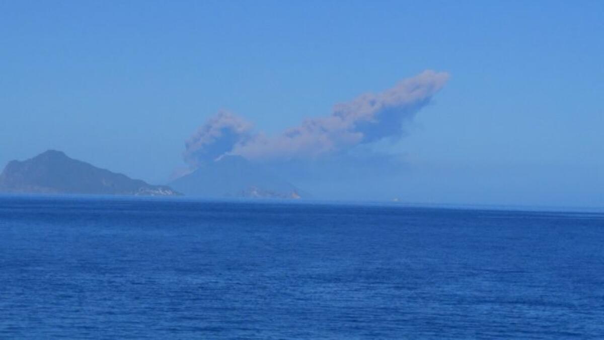 STROMBOLI: FORTE ERUZIONE CON LAVA LUNGO SCIARA DEL FUOCO - 