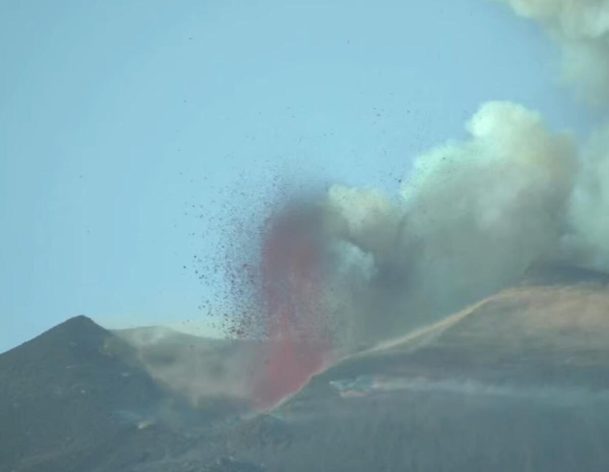 ETNA; FORTE EMISSIONI DI CENERE IN CORSO DAL CRATERE DI SUD-EST - 