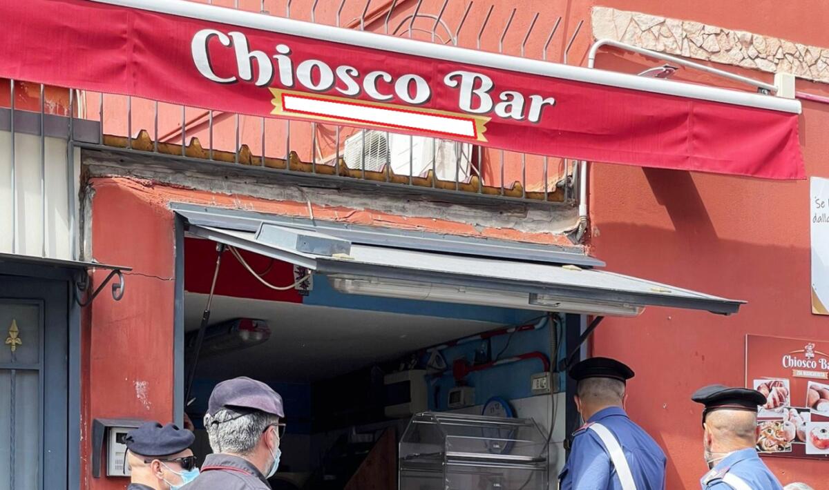 CATANIA: TROVATO CHIOSCO SENZA NESSUNA AUTORIZZAZIONE - 