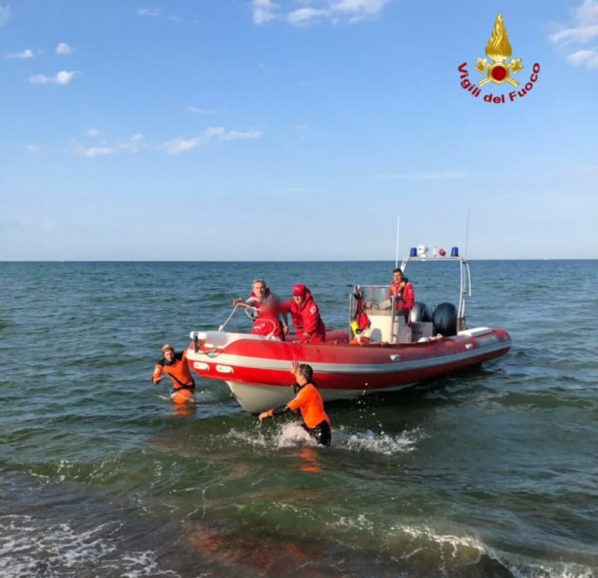 CATANIA, PAURA PER UN 17ENNE: RINTRACCIATO E RICONSEGNATO AI GENITORI DAI VIGILI DEL FUOCO - 