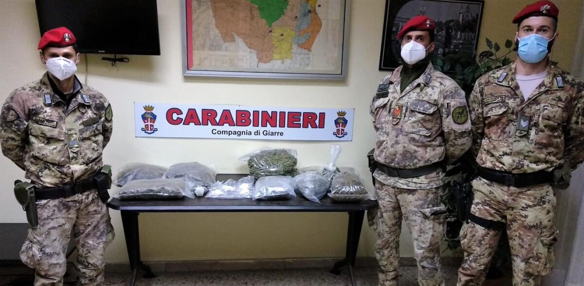 SANTA VENERINA.  COLPO GROSSO DEI CACCIATORI: SEQUESTRATI OLTRE 5 KG TRA MARIJUANA E COCAINA. ARRESTATO IL CUSTODE DELLA DROGA - 