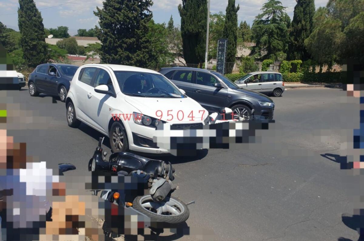 PATERNÒ: INCIDENTE ROTATORIA “CAPPUCCINI”, DUE FERITI - 