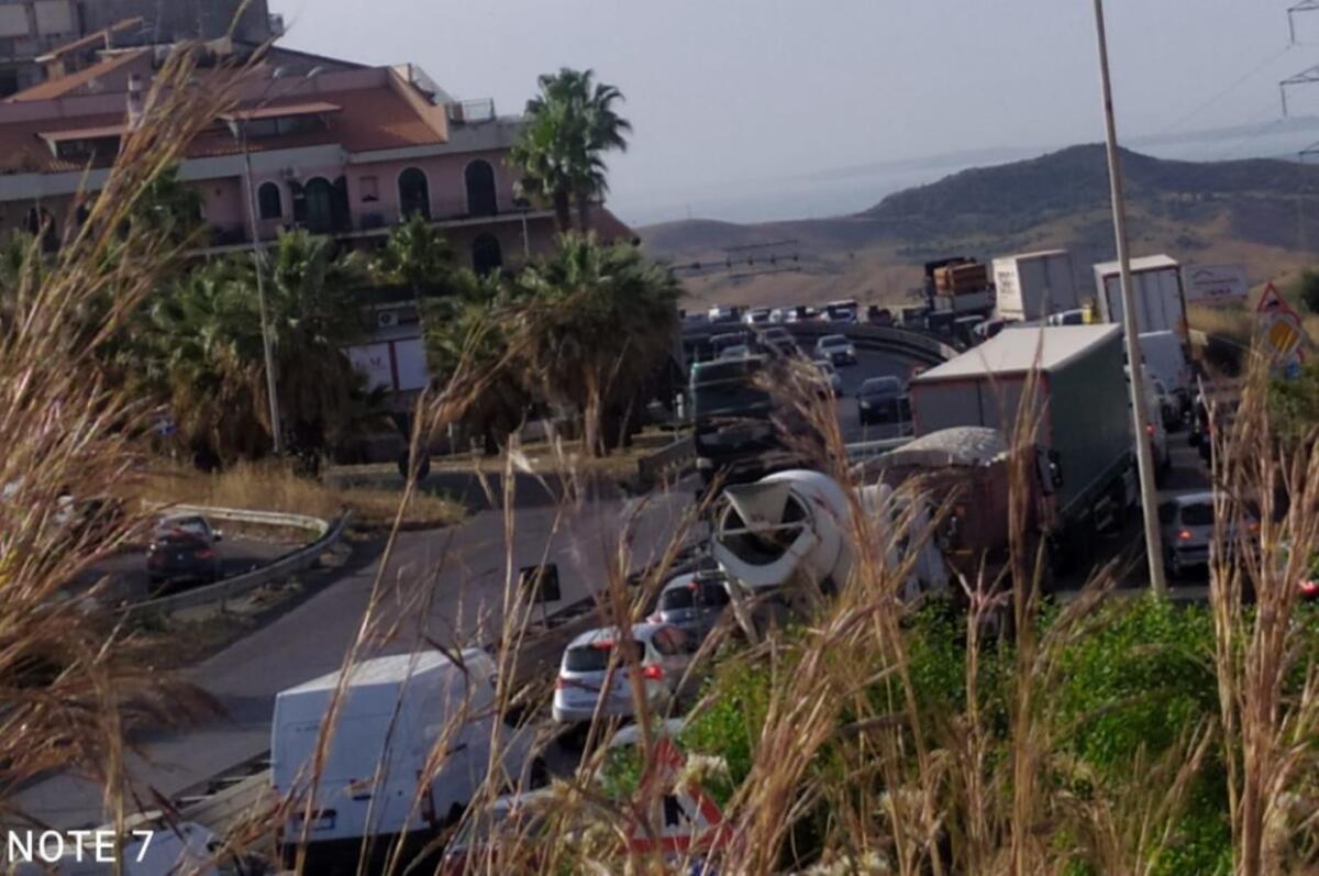 INCIDENTE E LAVORI SULLA SS121, LUNGHE CODE IN DIREZIONE CATANIA - 
