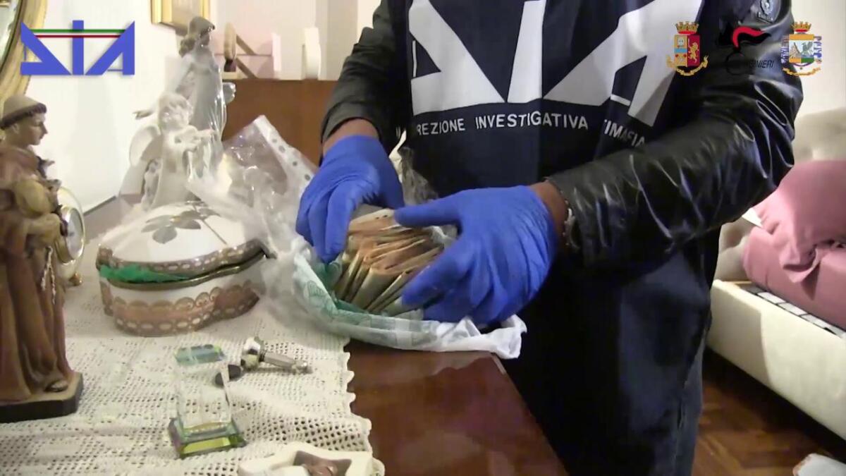 CATANIA: GIOCO D’AZZARDO E SCOMMESSE CLANDESTINE, ARRESTI E SEQUESTRI PER 30 MILIONI DI EURO - 