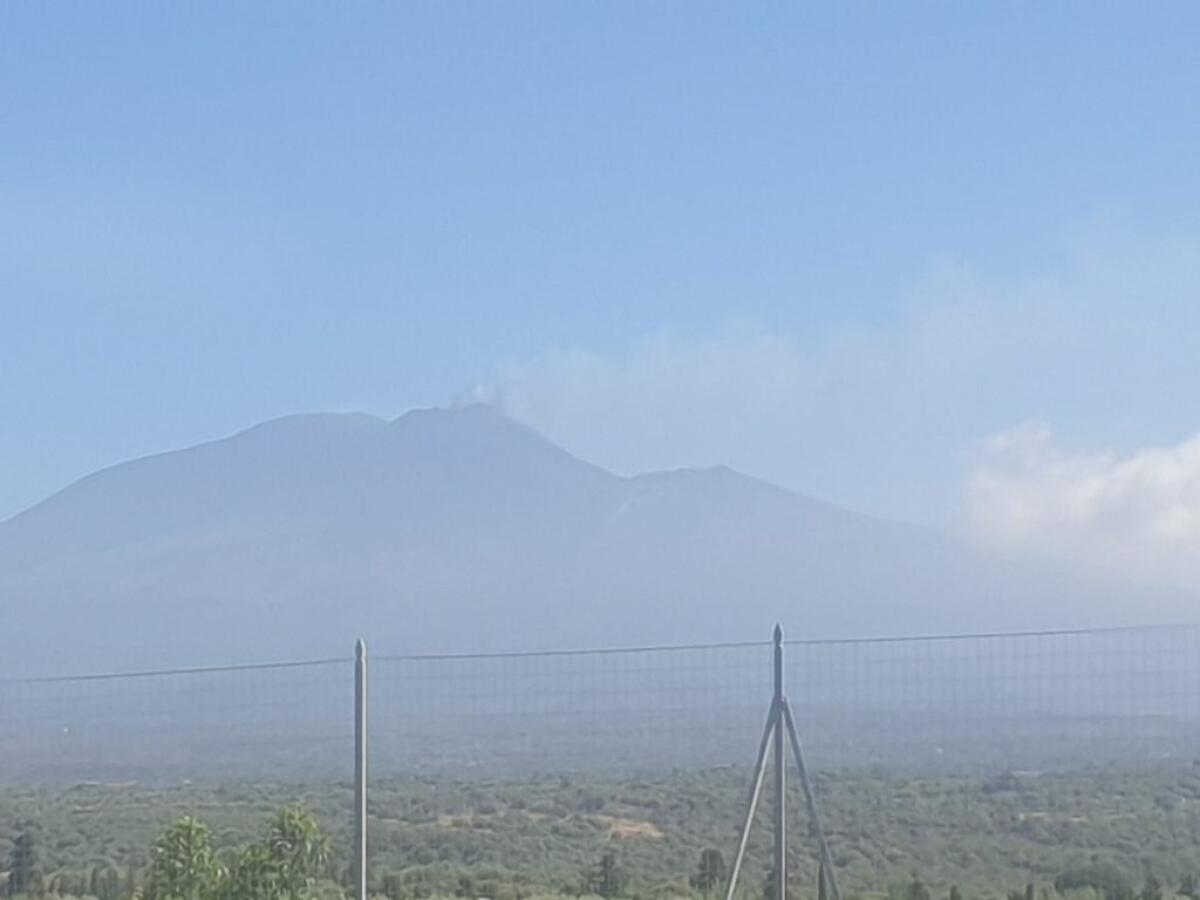 ETNA: RITORNA A FARSI SENTIRE, IN CORSO ATTIVITÀ STROMBOLIANA DAL CRATERE DI SE - 