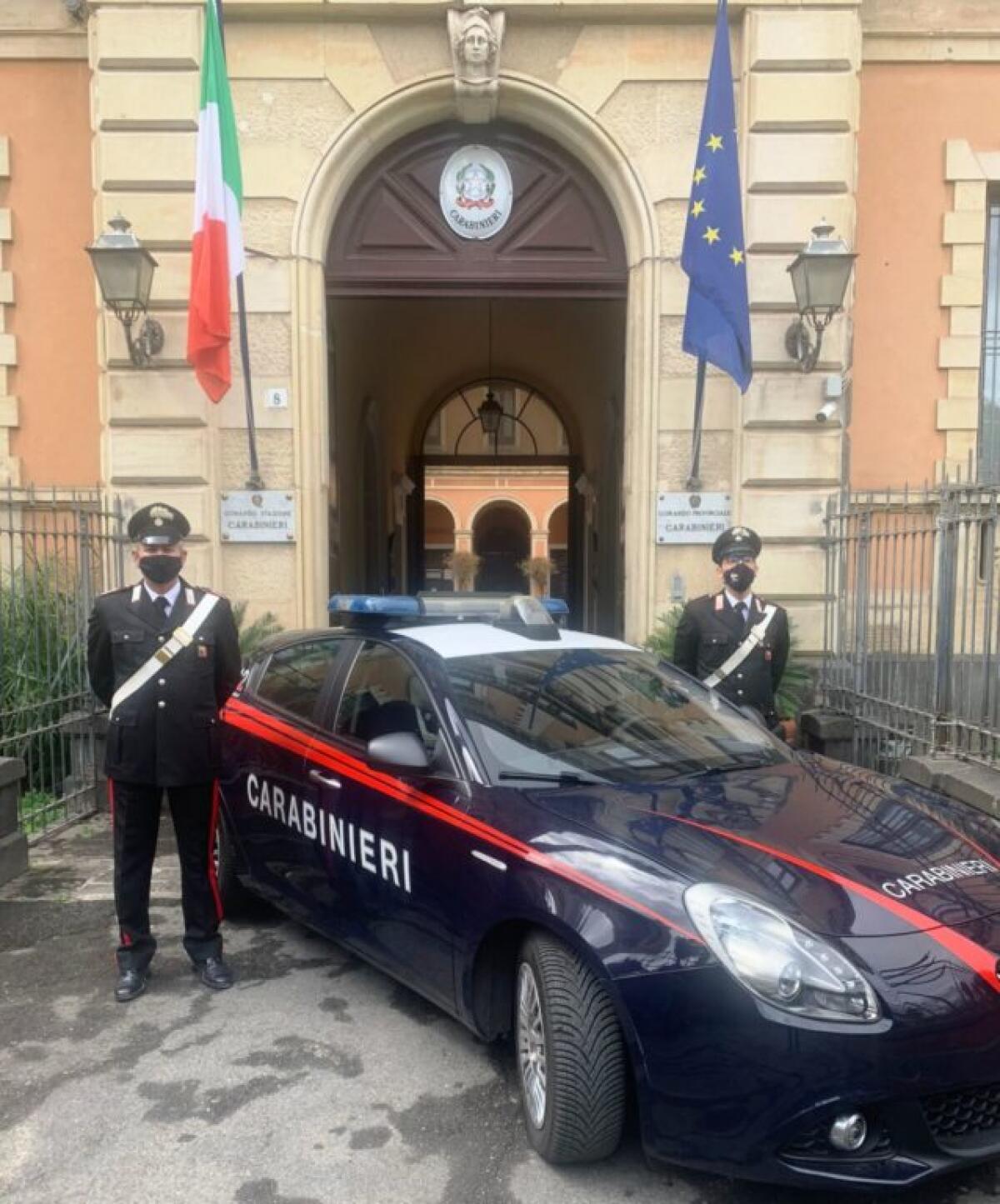 CATANIA:TRUFFAVA GLI ANZIANI RUBANDO LORO DENARO E PREZIOSI: ARRESTATA - 