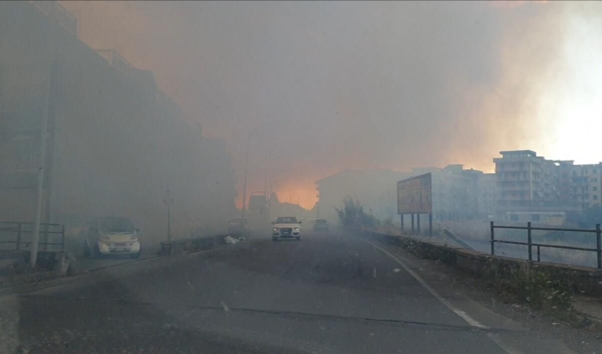 PATERNÒ: DOPPIO INTERVENTO DEI VIGILI DEL FUOCO PER INCENDIO STERPAGLIE NELLA GIORNATA DI OGGI - 