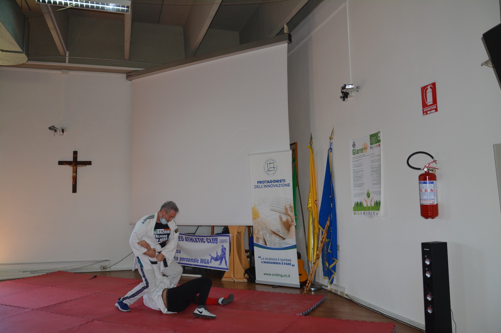 Corso di autodifesa, metodo Krav Maga per gli studenti dell’I.I.S.S. di  Giarre, “Fermi-Guttuso”