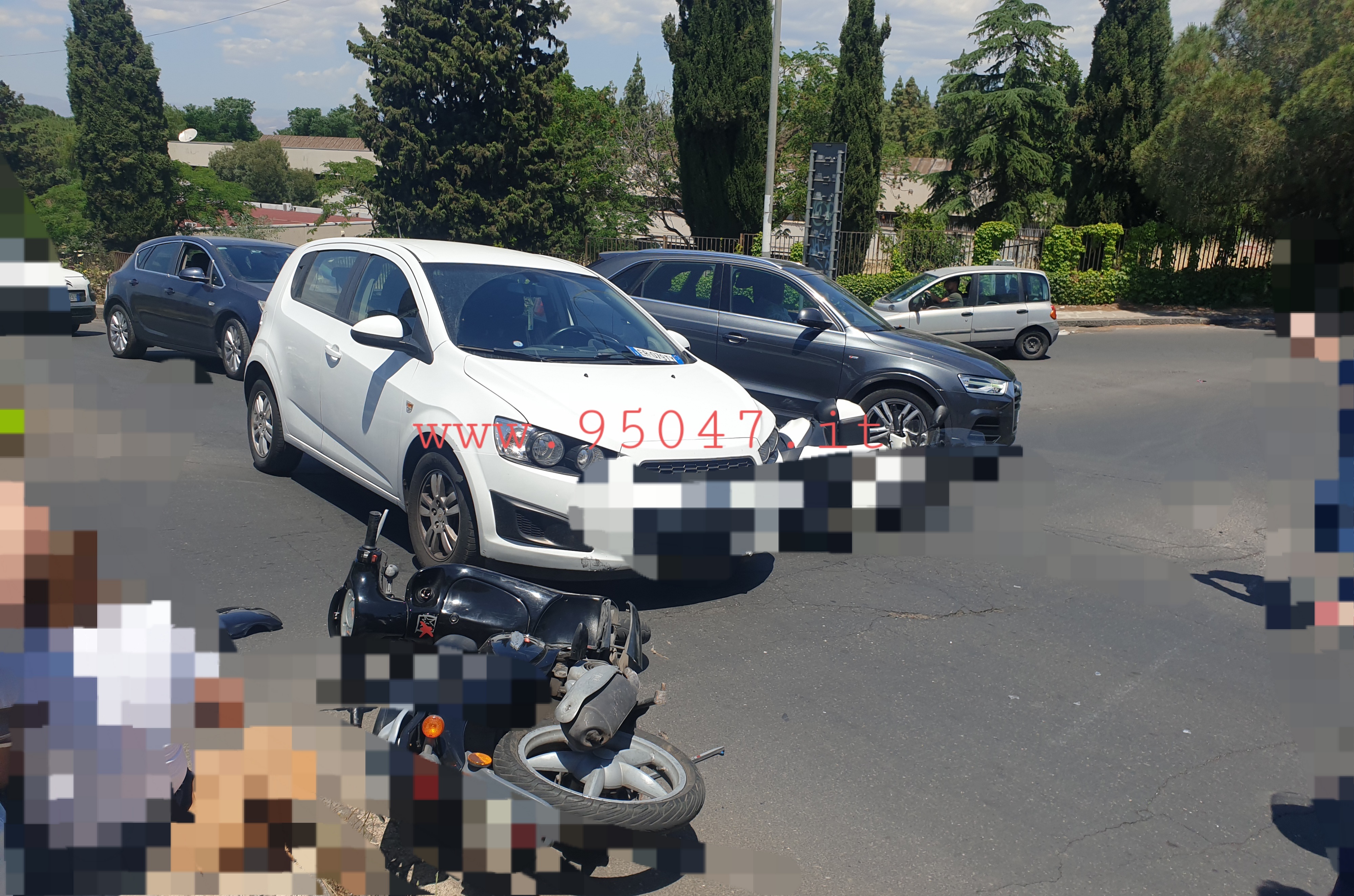 PATERNÒ: INCIDENTE ROTATORIA “CAPPUCCINI”, DUE FERITI