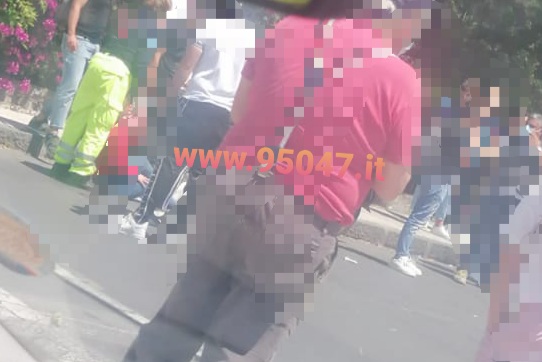 PATERNÒ, SCONTRO AUTO SCOOTER AL CORSO ITALIA, DUE FERITI