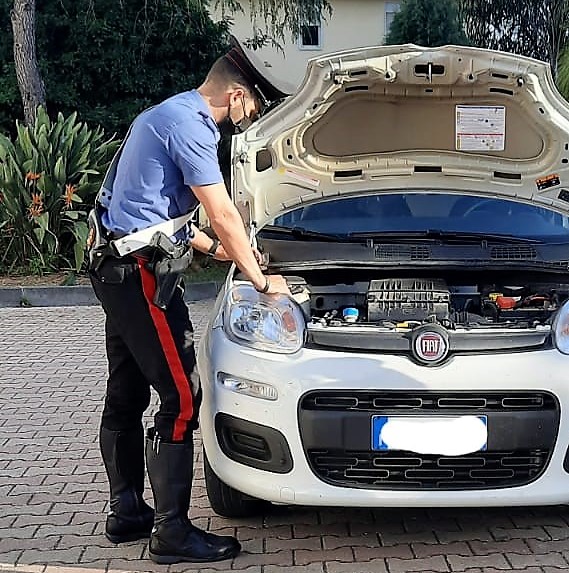 ARRESTATO 23ENNE PATERNESE, NASCONDEVA LA DROGA NEL VANO MOTORE DELL’AUTO PRESA A NOLEGGIO
