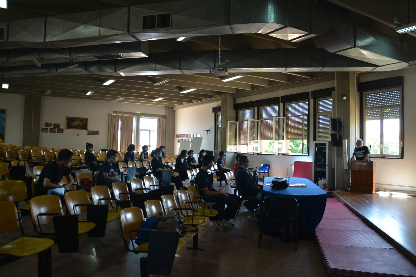 Corso di autodifesa, metodo Krav Maga per gli studenti dell’I.I.S.S. di  Giarre, “Fermi-Guttuso”