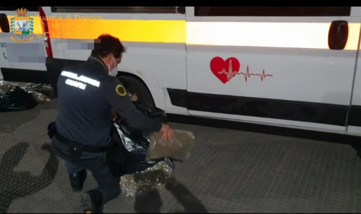 TRASPORTAVANO DROGA CON LE AMBULANZE: OTTO ARRESTI E SEQUESTRATI 65 KG DI MARIJUANA. COINVOLTO 47ENNE DI BRONTE - 
