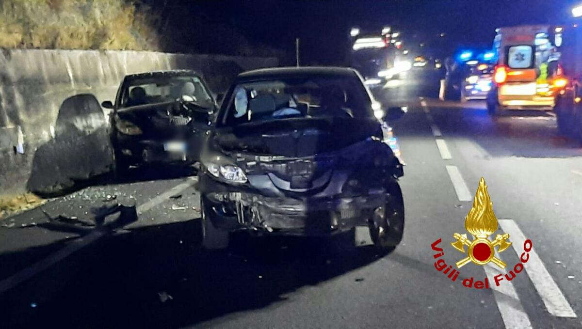 SCONTRO TRA 3 AUTO NELLA NOTTE A SCALILLI SULLA SS284. CINQUE FERITI - 