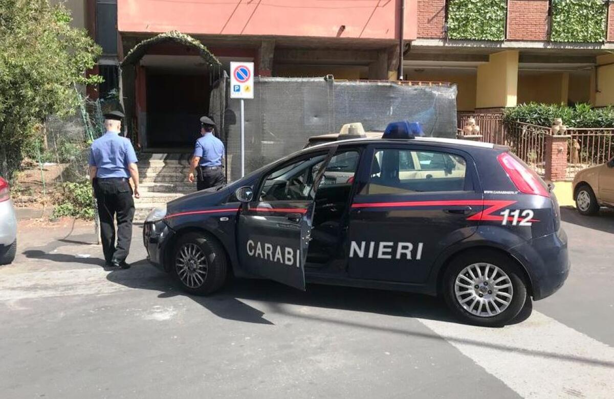 CATANIA. TENTA LA FUGA A PIEDI MA VIENE BLOCCATO DAI CARABINIERI: ARRESTATO PUSHER - 