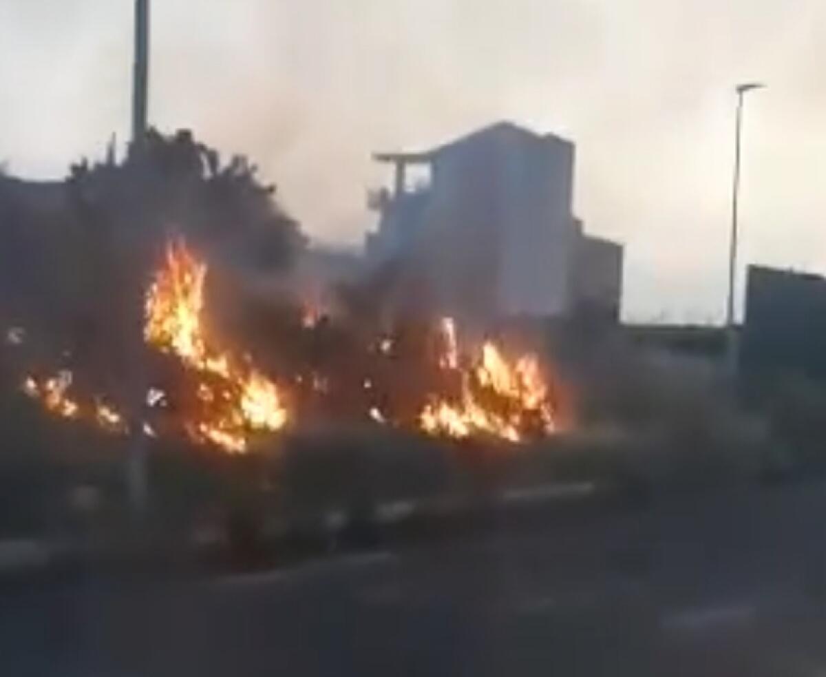 PATERNO’: VASTO INCENDIO STERPAGLIE IN ZONA SCALA VECCHIA - 