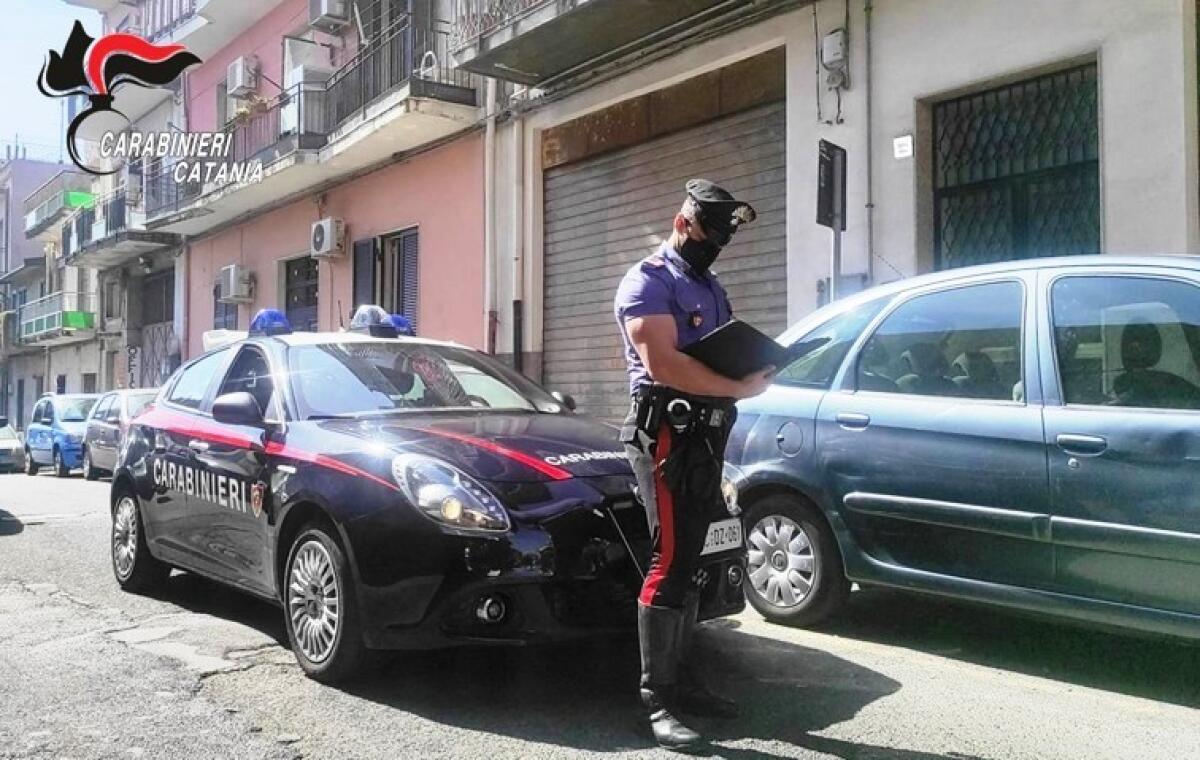 CATANIA. PER SOLDI PESTA GLI ZII DENTRO CASA: ARRESTATO - 