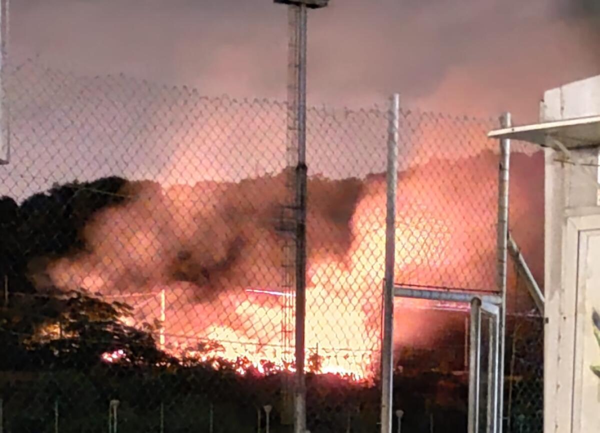 PATERNÒ: VASTO INCENDIO DI STERPAGLIE IERI SERA - 