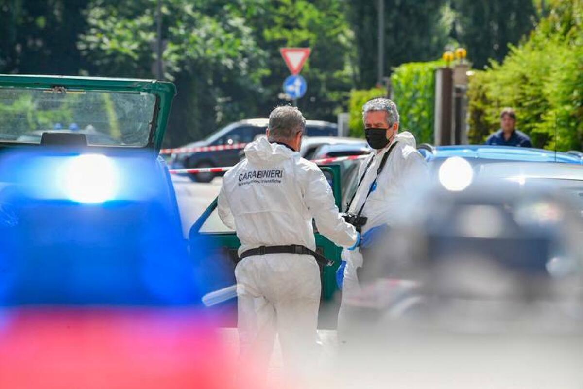 FOLLIA A ROMA. UOMO ARMATO SPARA TRA LA GENTE: MORTO UN ANZIANO E DUE BAMBINI - 