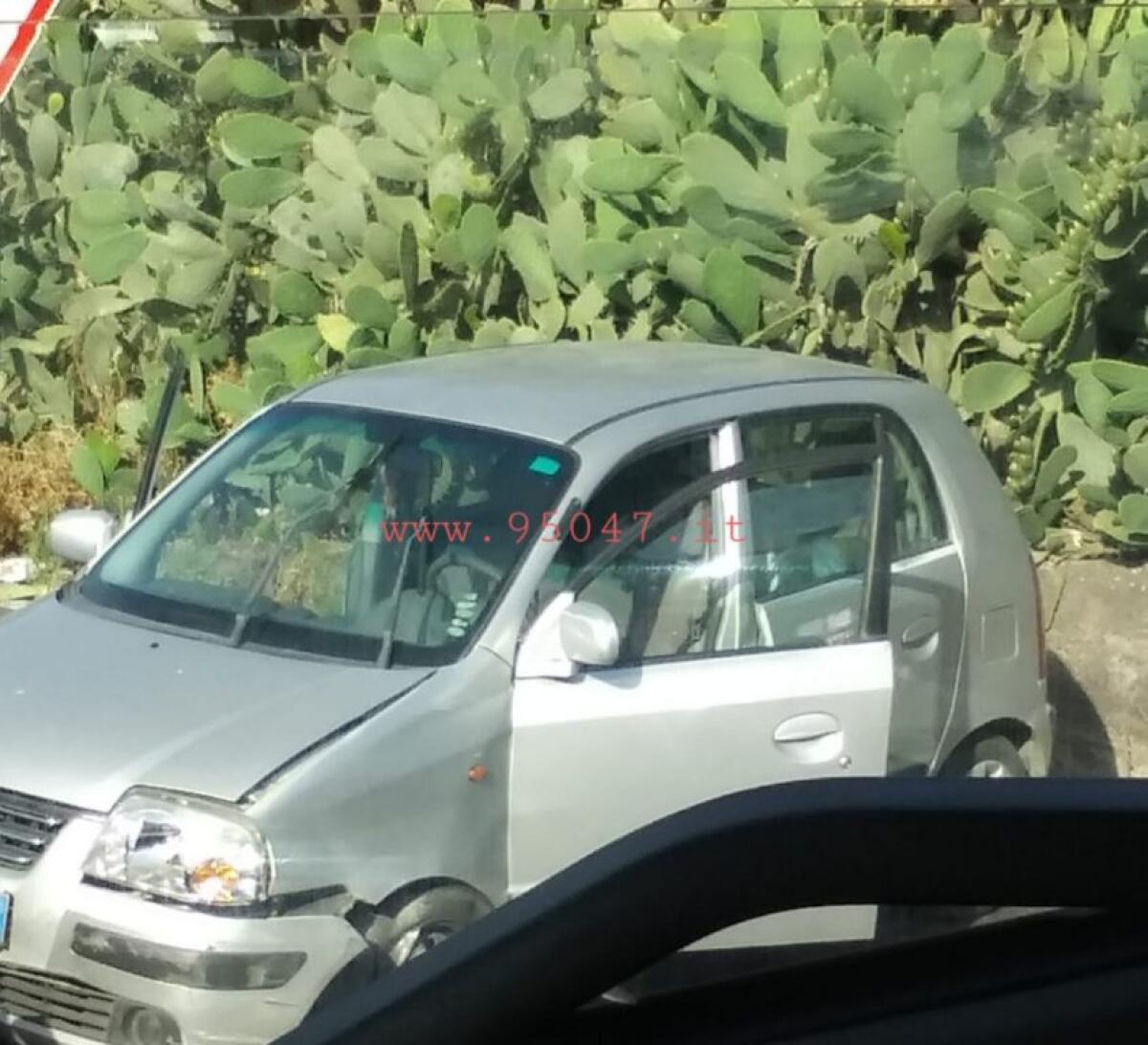 AUTO CONTRO GUARDRAIL SULLA SS121 NELLO SVINCOLO MISTERBIANCO QUESTA MATTINA - 