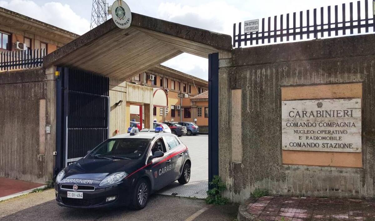 MASCALUCIA. MINACCIA I FAMILIARI DI SPARARGLI IN TESTA: ARRESTATO - 