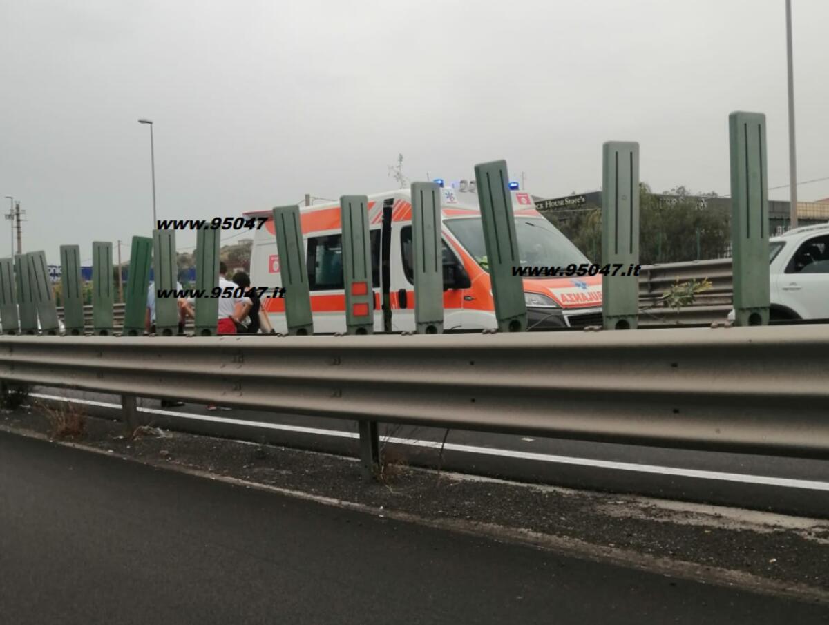 INCIDENTE STRADALE SULLA SS121 ALL'ALTEZZA DELLO SVINCOLO MISTERBIANCO,  CODE DIREZIONE PATERNO' - 