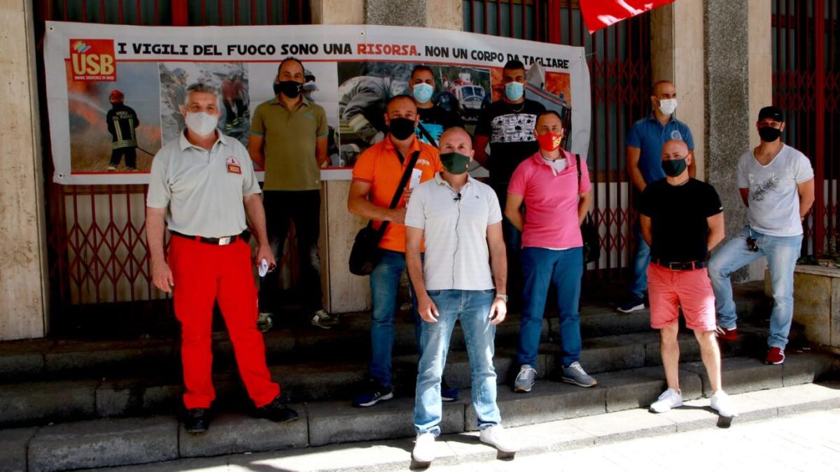 PROTESTA USB VIGILI DEL FUOCO SICILIA  PER LA MANCATA ATTUAZIONE DELLE CONVENZIONI BOSCHIVE - 