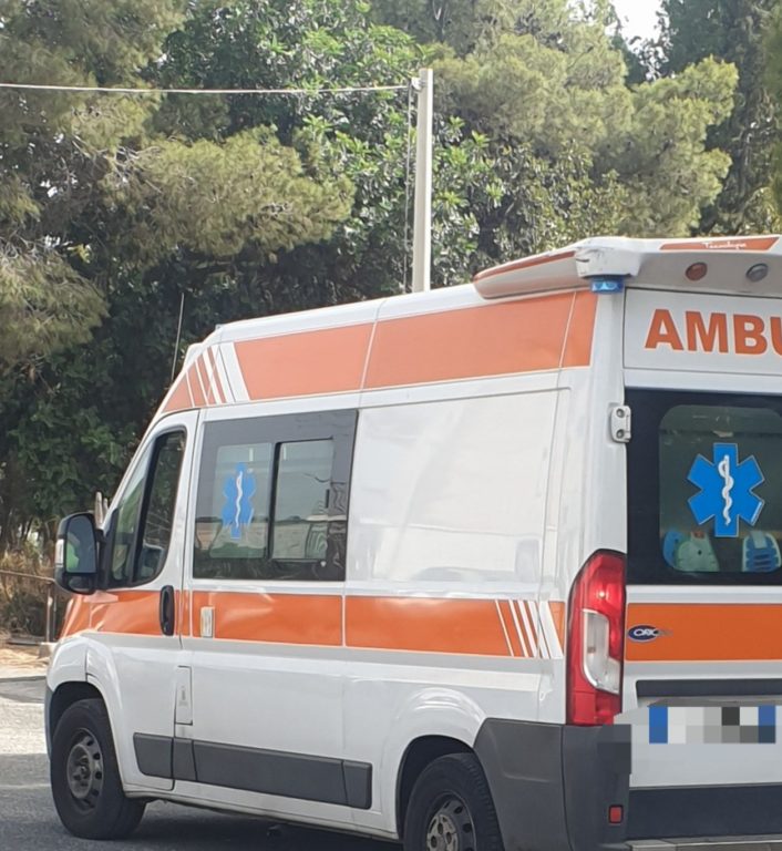 PATERNÒ: INCENDIO STERPAGLIE, EVACUATE LE CASE IN VIA CESAREA