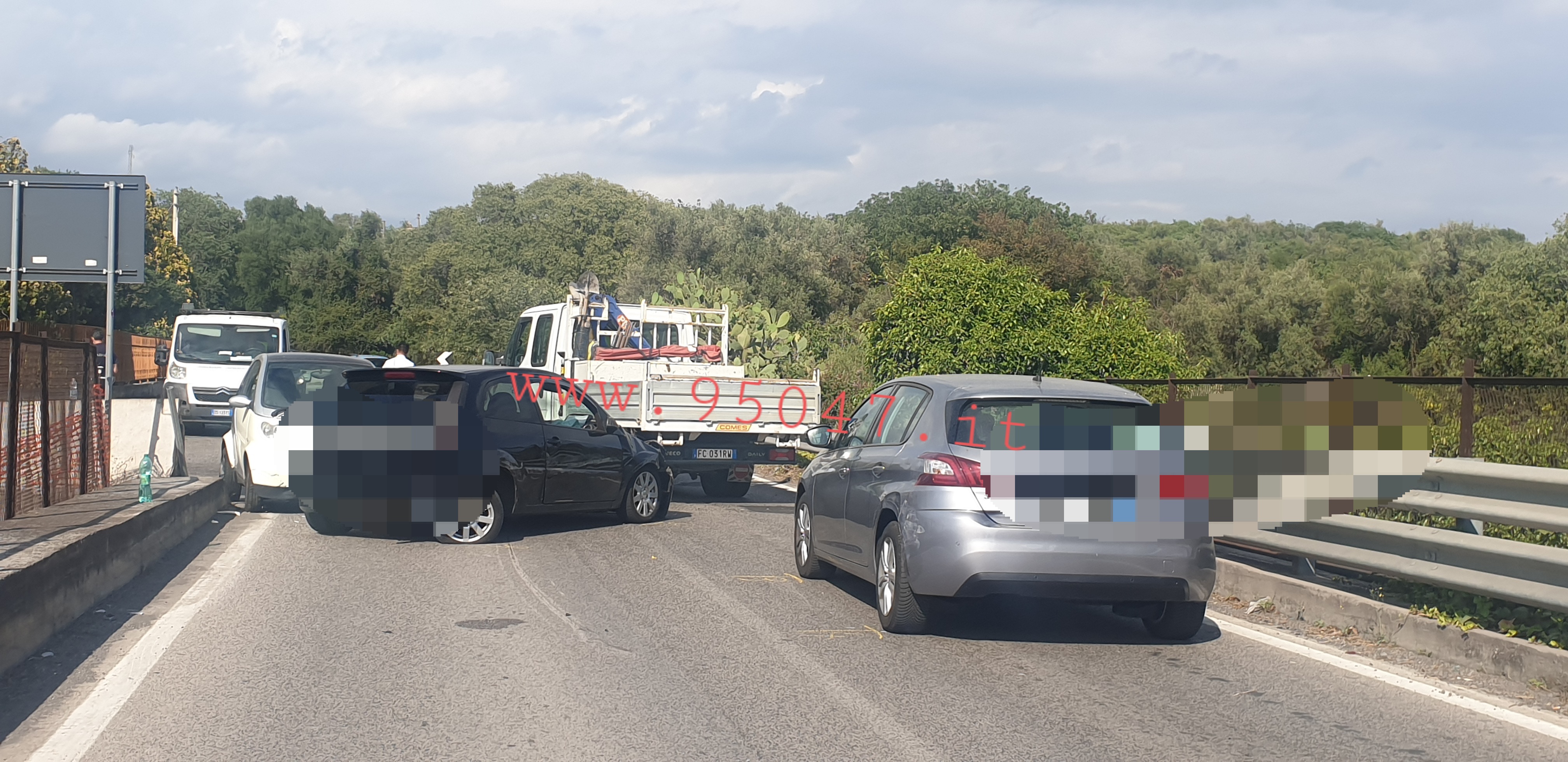 PATERNO’: TAMPONAMENTO A CATENA IN VIA MONGIBELLO