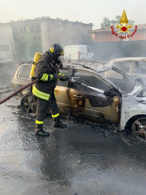 CALDO E ROGHI IN PROVINCIA DI CATANIA: IERI OLTRE 70 INTERVENTI DEI VIGILI DEL FUOCO