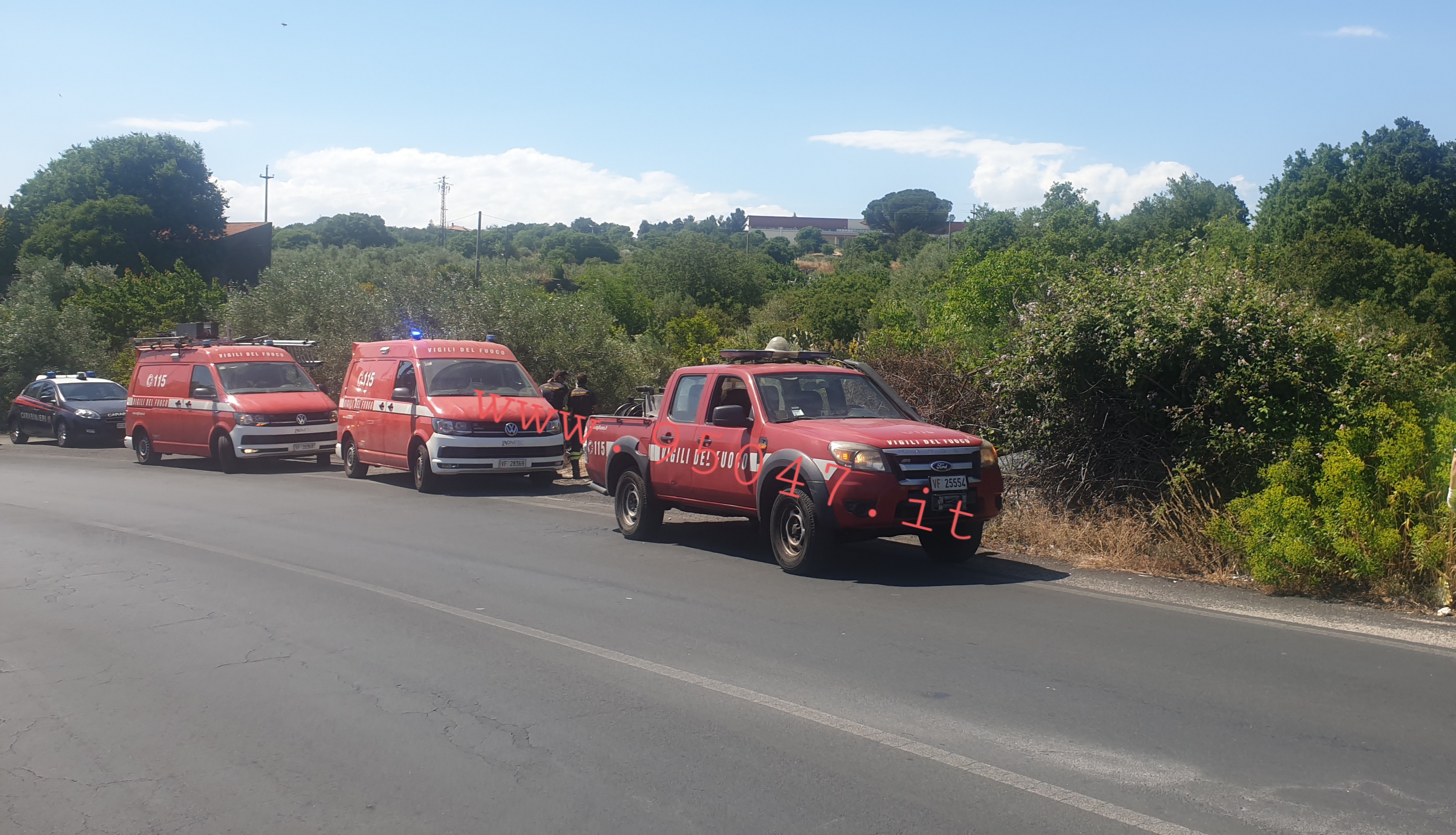 BELPASSO: MACCHINA NELLA SCARPATA SULLA SP4, MA L'INCIDENTE ERA AVVENUTO IN NOTTATA - LE FOTO